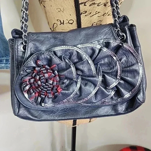 VINTAGE Leather Shoulder Bag with chain strap - Picture 8 of 16